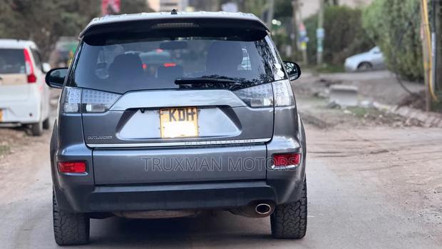 Mitsubishi Outlander 2009 Silver