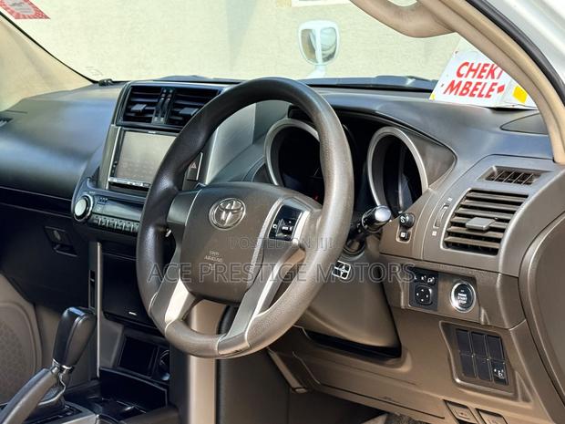 Toyota Land Cruiser Prado 2010 White