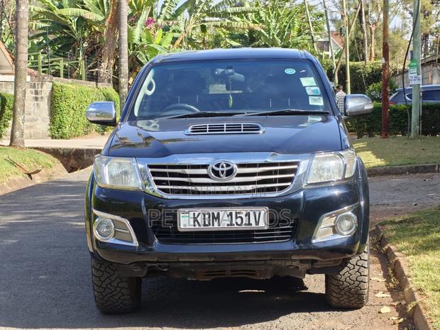 Toyota Hilux 3.0 D-4D 4x4 2014 White