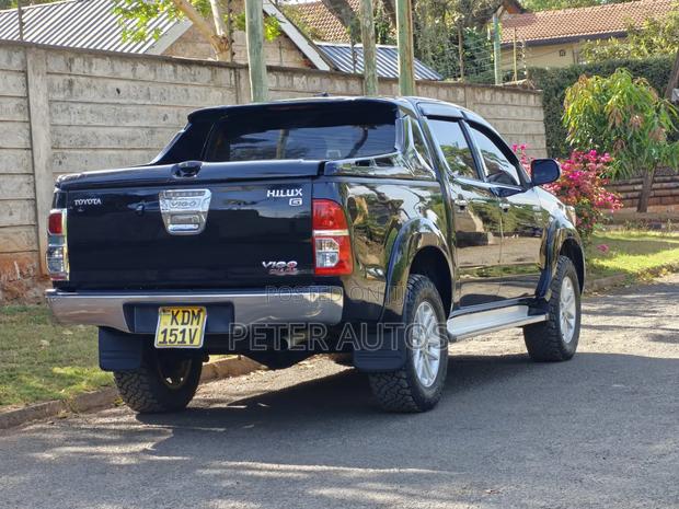 Toyota Hilux 3.0 D-4D 4x4 2014 White