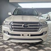 Toyota Land Cruiser 4.6 V8 ZX 2017 Pearl for sale
