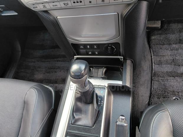 Toyota Land Cruiser Prado 2019 Silver
