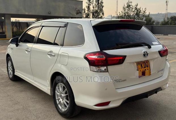 Toyota Corolla Fielder 2017 White