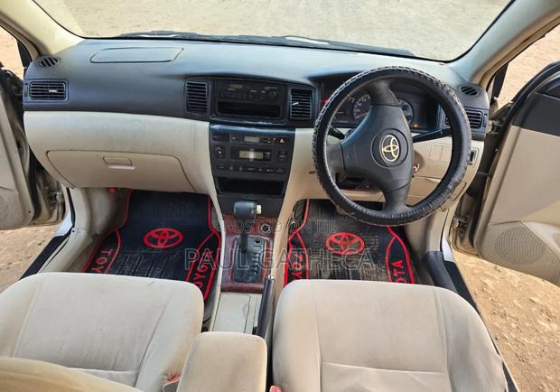 Toyota Corolla RunX 2004 Gold