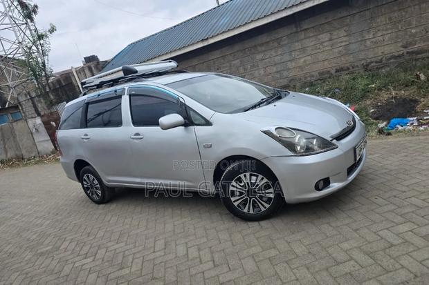 Toyota Wish 2004 Silver