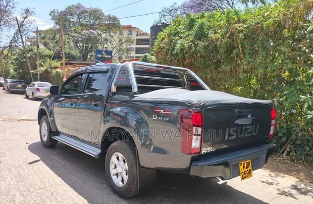 Isuzu D-MAX 2022 Gray