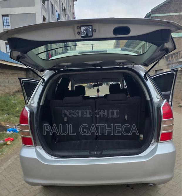 Toyota Wish 2004 Silver