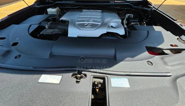 Lexus LX 2016