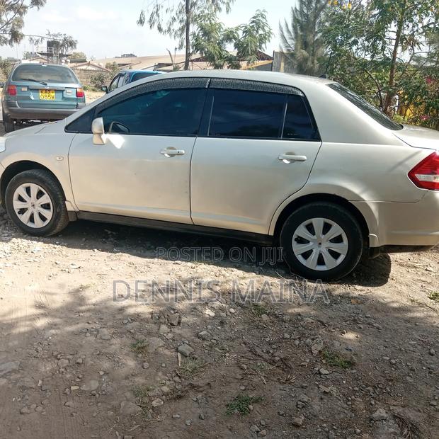 Nissan Tiida 1.5L 16V 2011 Gold