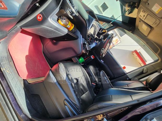 Toyota Noah 2016 Maroon