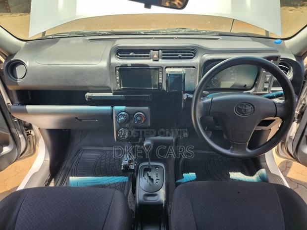 Toyota Probox 2018 Silver