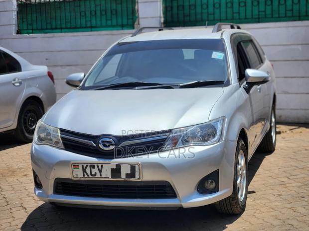 Toyota Corolla Fielder 2013 Silver