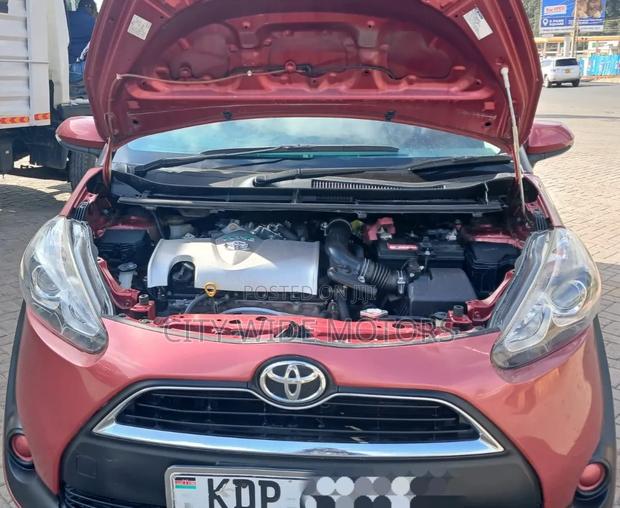 Toyota Sienta 1.5 AWD (6-seater) 2017 Red