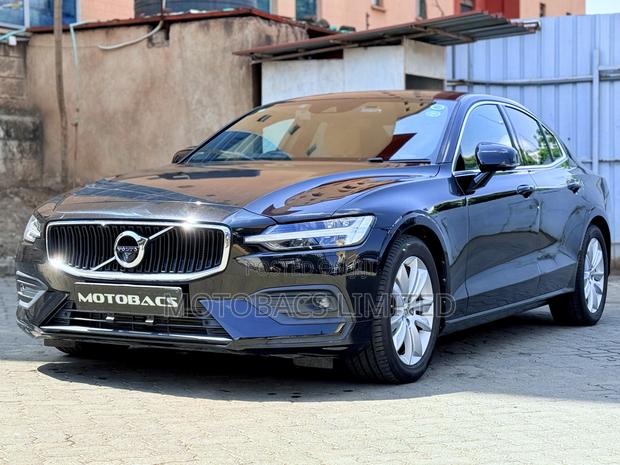 Volvo S60 T4 Momentum 2020 Black