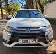 Mitsubishi Outlander 2018 White for sale