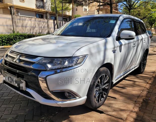 Mitsubishi Outlander 2018 White