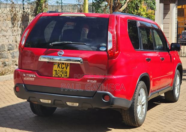 Nissan X-Trail 2012 Red