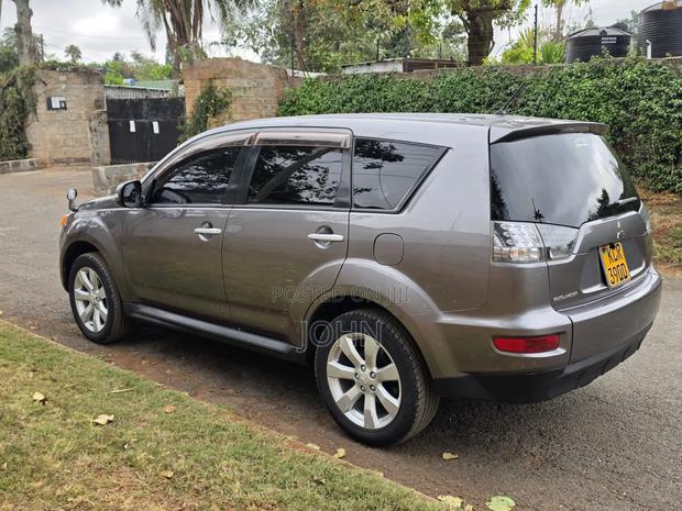Mitsubishi Outlander Sport ES 2011 Gray
