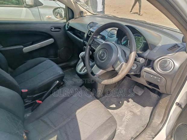 Mazda Demio 2012