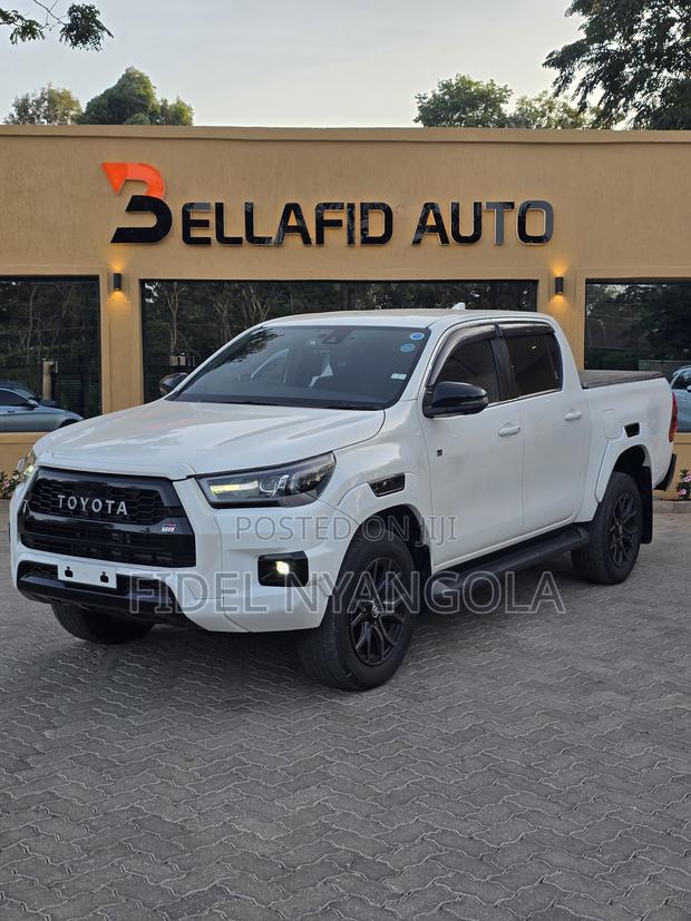 Toyota Hilux Revo Double Cab Deisel 2.4 AWD 2022 White