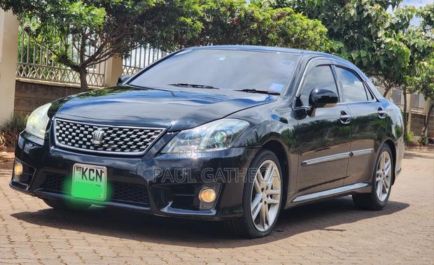 Toyota Crown 2010 Black