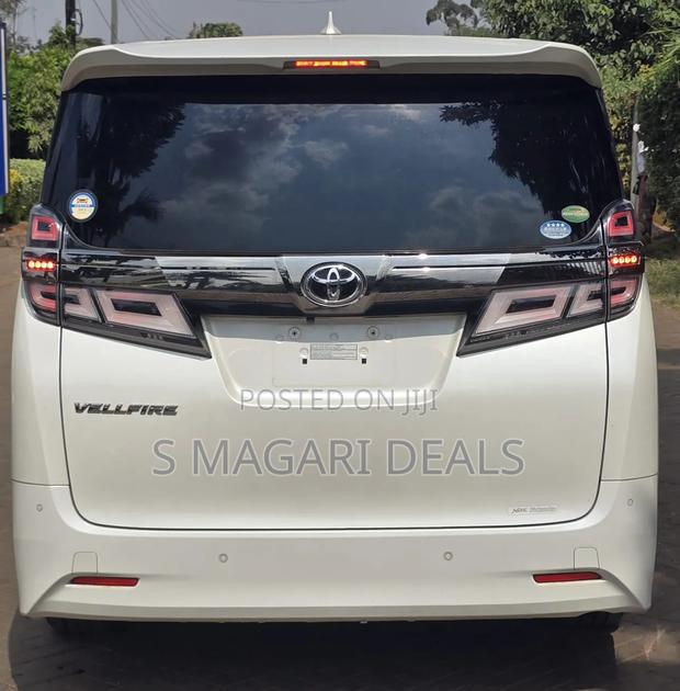 Toyota Vellfire 2018 White