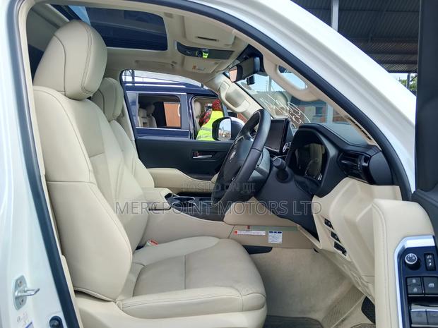 Toyota Land Cruiser 2021 White