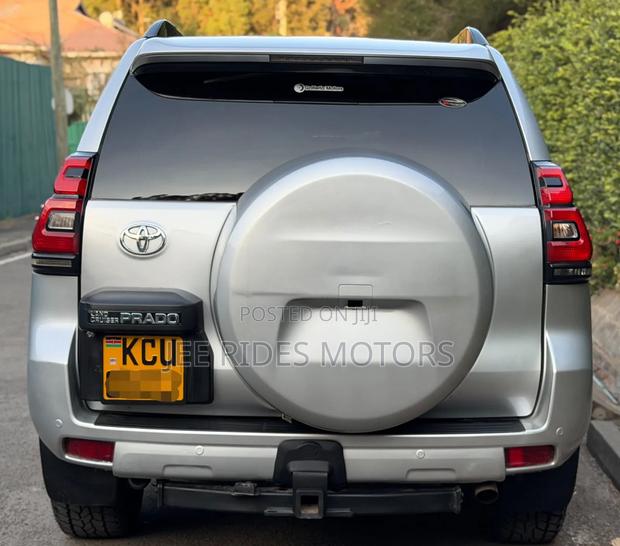Toyota Land Cruiser Prado 2012 Teal