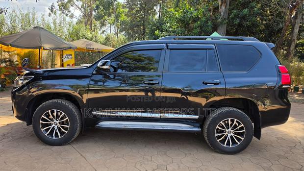 Toyota Land Cruiser Prado 2.7 i 2011 Black