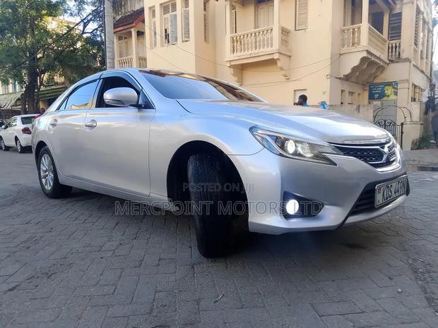 Toyota Mark X 2.5 AWD 2017 Silver