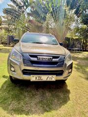 Isuzu D-MAX 2023 Gold for sale