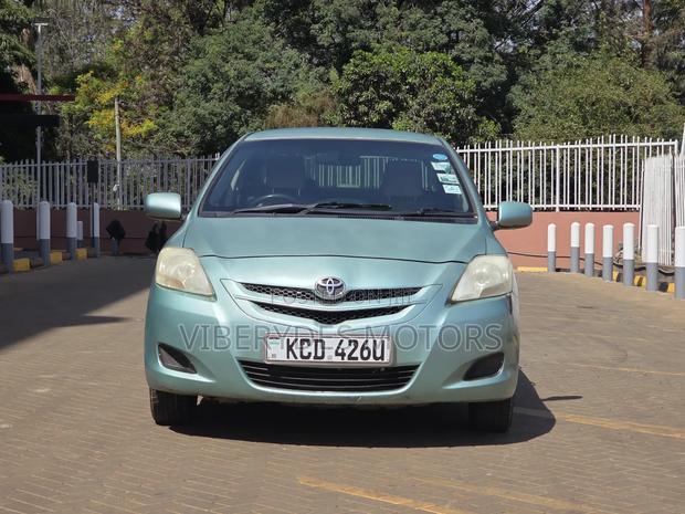 Toyota Belta 2008 Burgundy