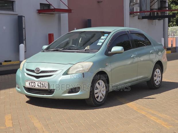 Toyota Belta 2008 Burgundy