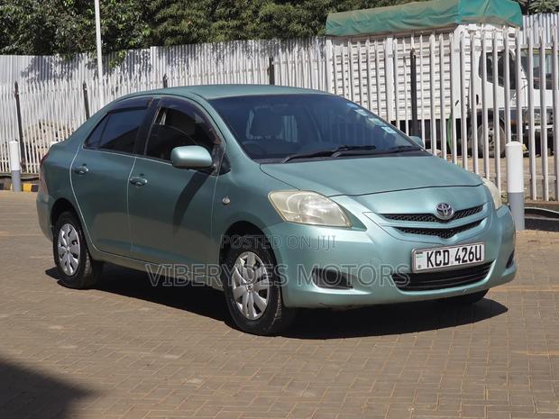 Toyota Belta 2008 Burgundy