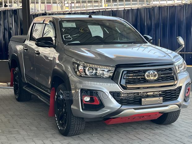 Toyota Hilux 2020 Gray