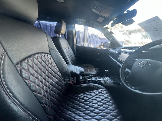 Toyota Hilux 2020 Gray