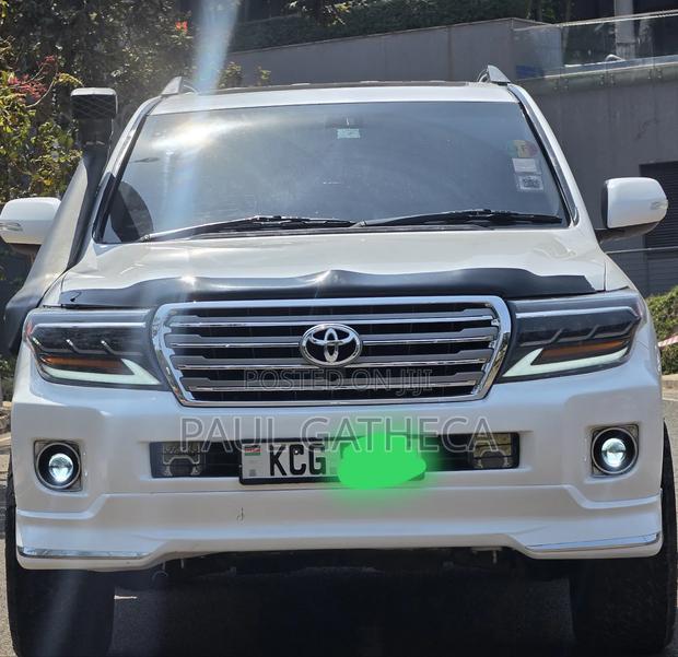 Toyota Land Cruiser Prado 2008 White