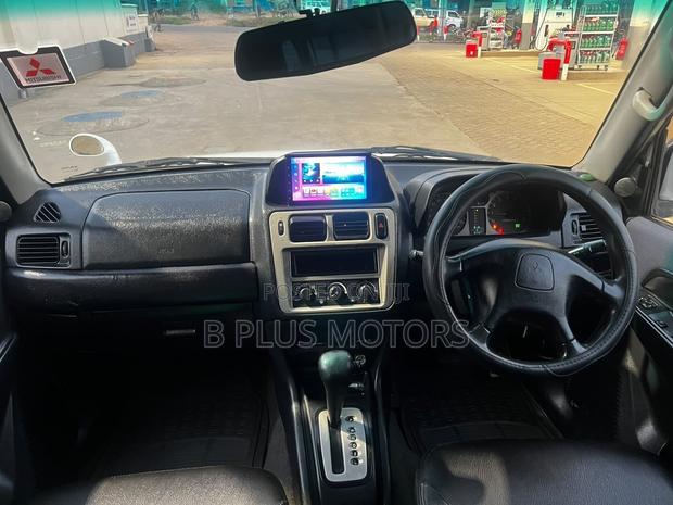 Mitsubishi Pajero 2005 White
