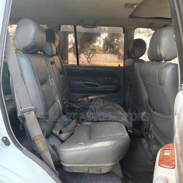 Toyota Land Cruiser Prado 2001 Silver