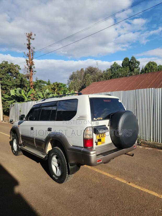 Toyota Land Cruiser Prado 2001 Silver