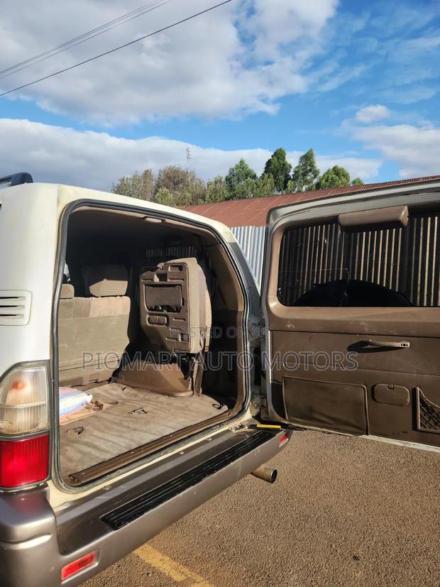 Toyota Land Cruiser Prado 2001 Silver