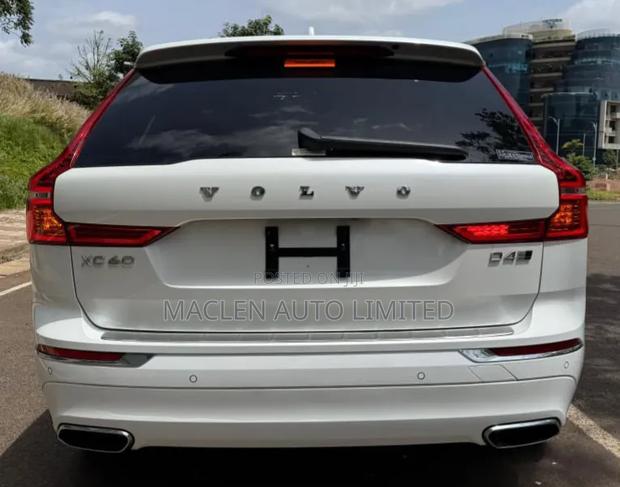 Volvo XC60 2018 White