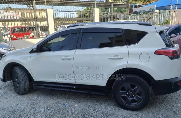 Toyota RAV4 2016 White