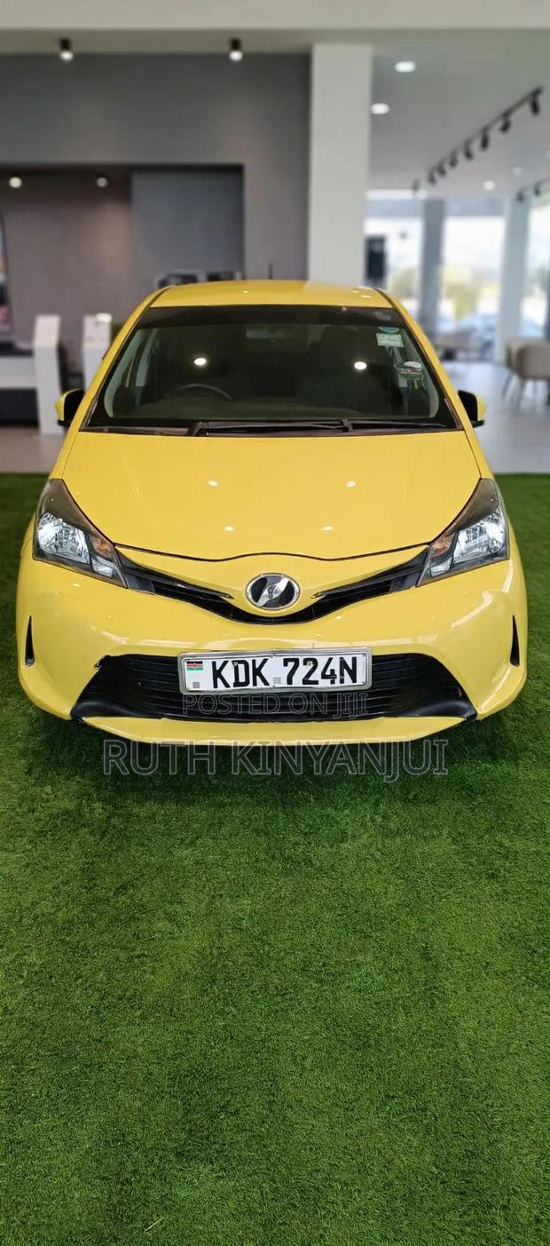 Toyota Vitz 2015 Yellow