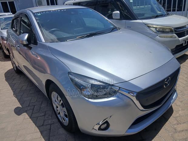 Mazda Demio 2019 Silver