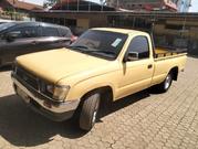 Toyota Hilux 2004 Beige for sale