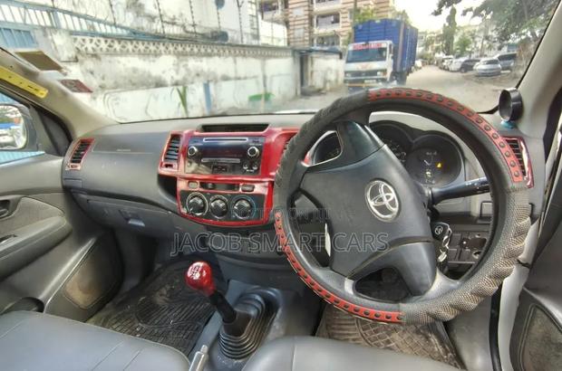 Toyota Hilux 2014 White