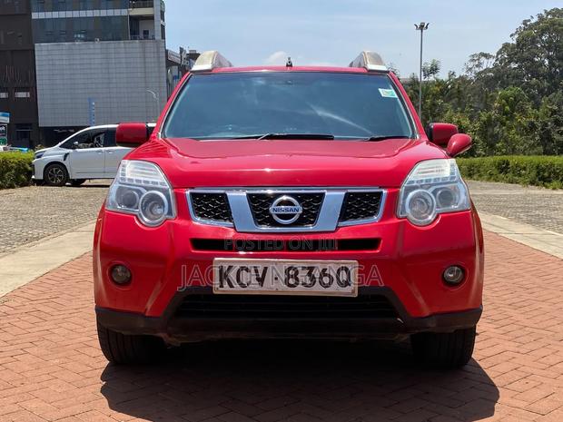 Nissan X-Trail 2013 Red