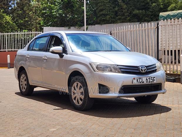 Toyota Axio 1.5 G 2WD 2012 Silver