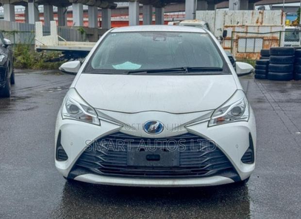 Toyota Vitz 1.5 FWD Hybrid 5dr 2019 White